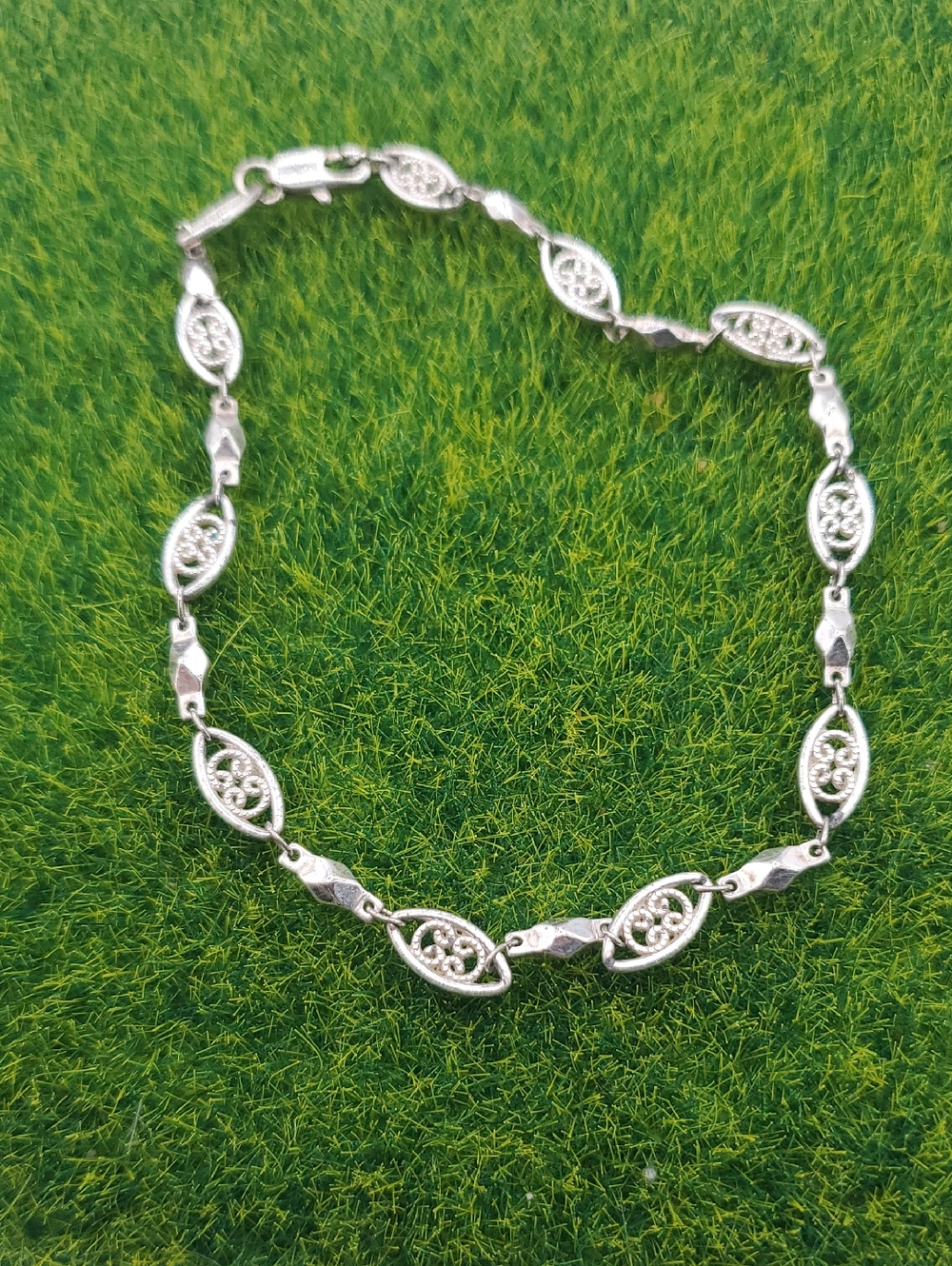 Delicate Silver Tone Filigree Link Anklet -  B3523